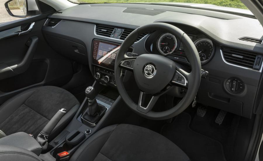 Торпедо Skoda Octavia 2017 года  (UK) (фото 16 из 16)